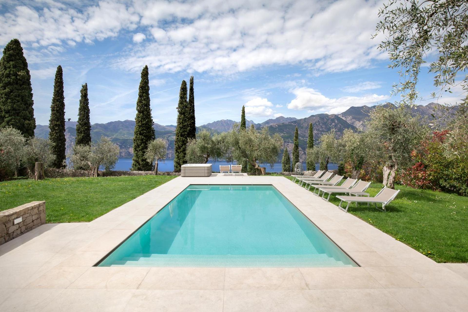 Villa Cipressi - Luxuri Lounge - Malcesine Exterior photo